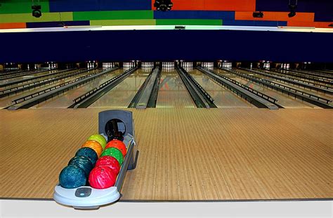 Bowling .